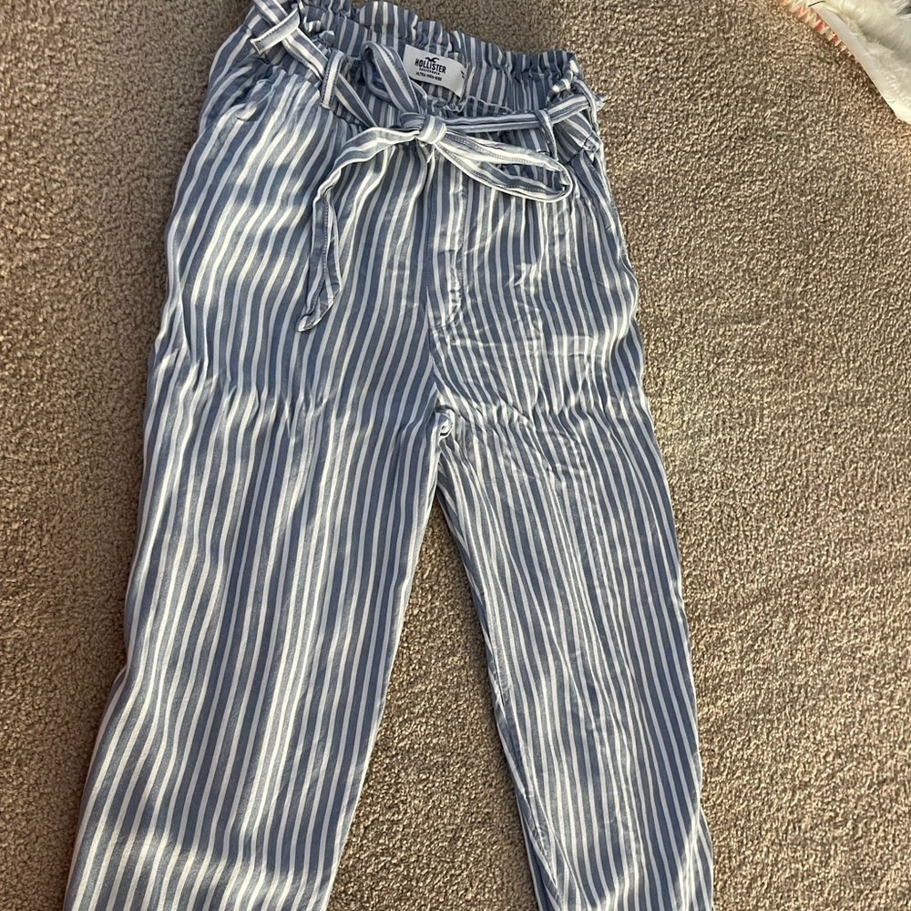 Hollister flowy pants size M